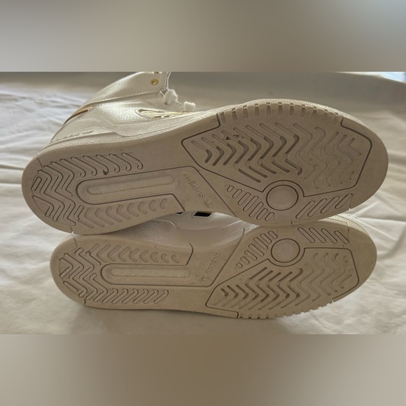 Mens ADIDAS sneakers sz 9 - Picture 4 of 6